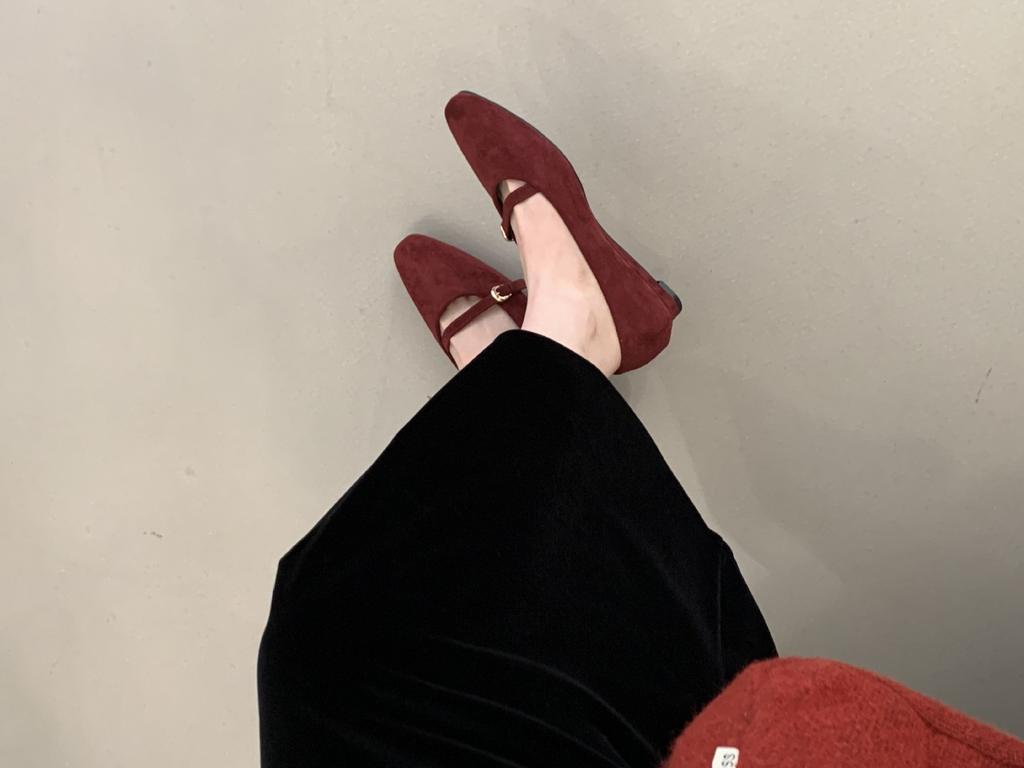 Korean version of pointed suede one-pedal shallow-mouth low-heeled single shoes women's 2025 autumn new fashionable versatile flat-soled ladyshoes