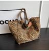 Leopard Print Canvas Tote Bag Women's Large-capacity Bag 2025 New Trendy Portable Commuter Bag Versatile Shoulder Mommy Bag