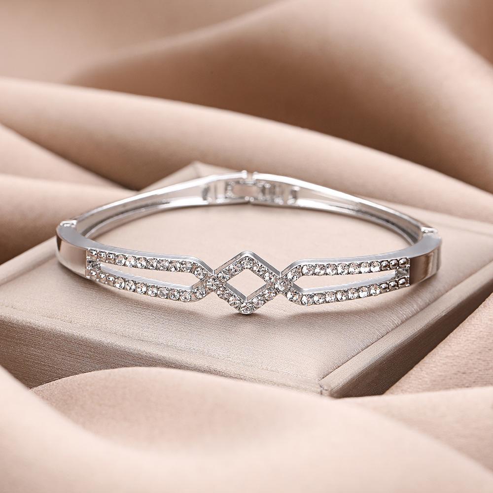 

Light luxury minimalist square bracelet K gold ring exquisite simple design versatile temperament jewelry