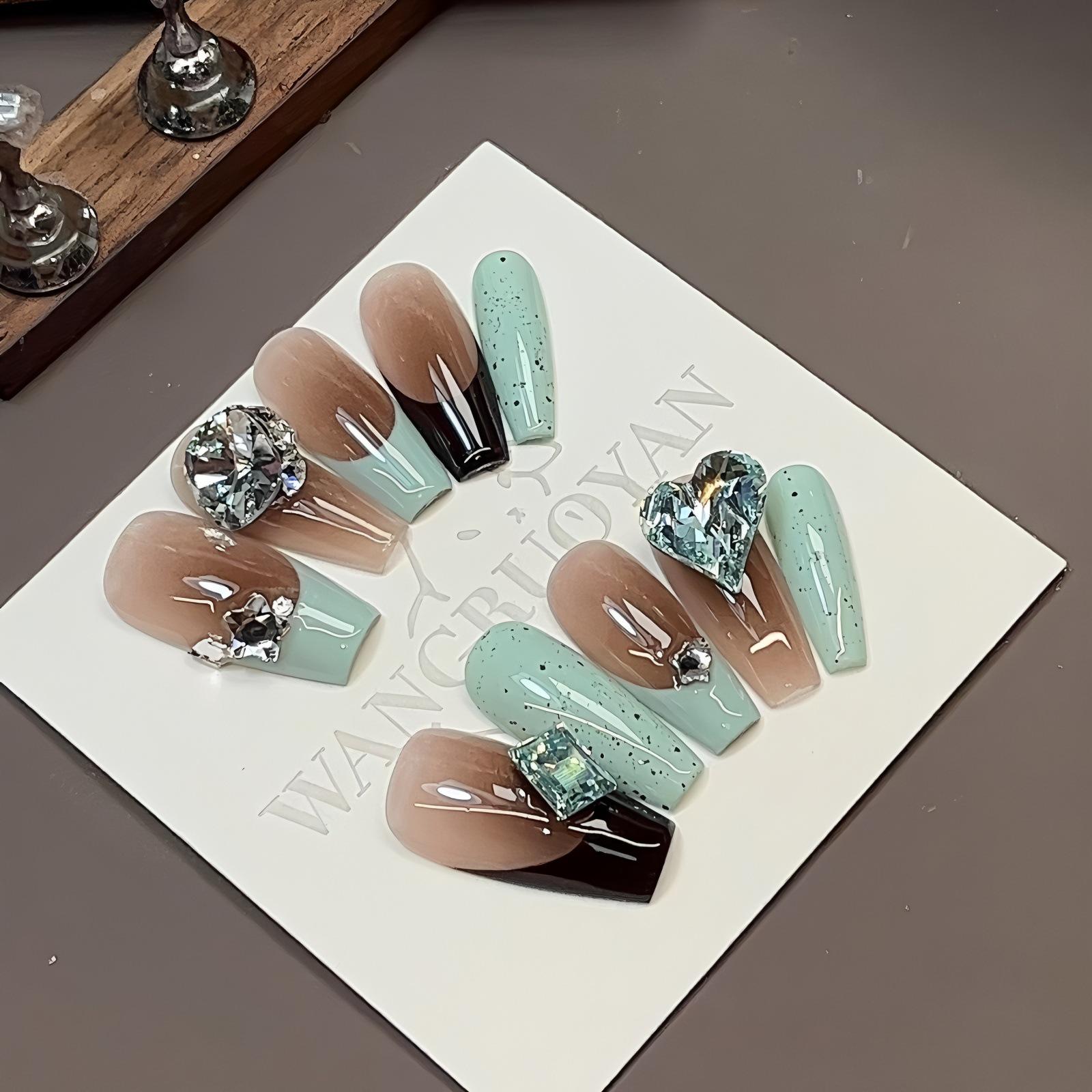 Мятно-Какаовые Высококачественные Французские Коричневые Носимые Накладные Ногти - Коллекция Осень/Зима 2026 M