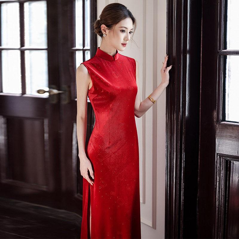 Red Sleeveless Modern Chinese-Inspired Long Cheongsam Dress Women 2026 Elegant Host Gown