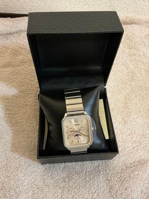 Zegarek CASIO z fazami księżyca MTP-M305D na bransolecie ze stali nierdzewnej