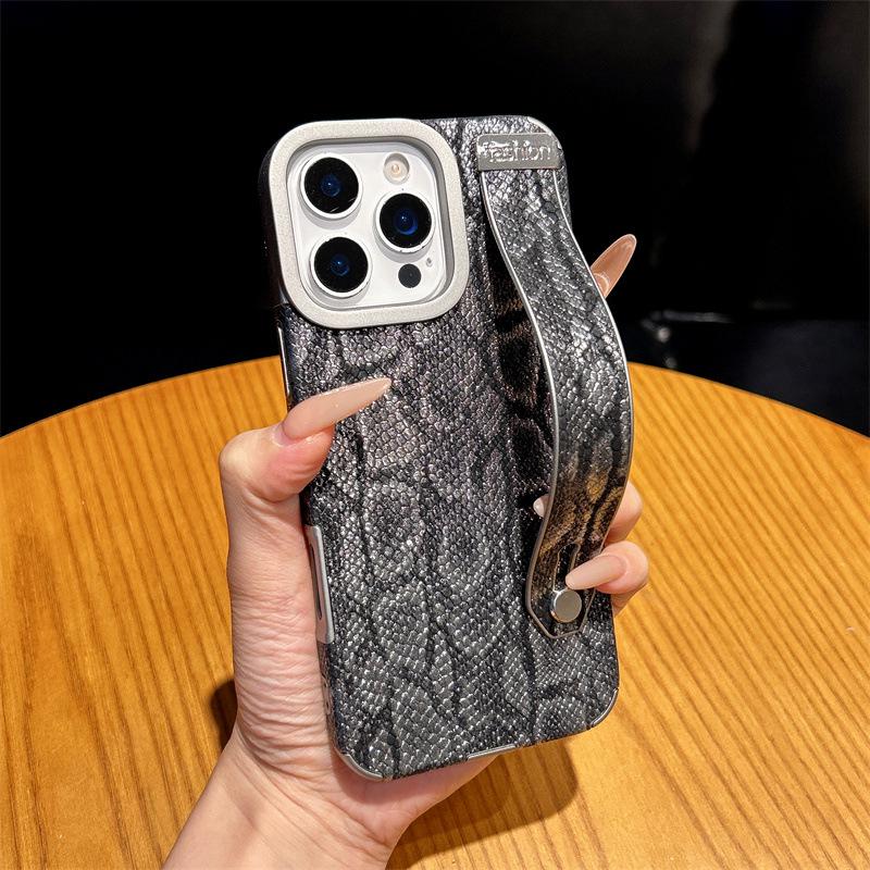 

Snake Skin Wrist Strap iPhone Case: Fits iPhone 12-17(Pro/Plus/Air), Drop-Proof, Magnetic Suction, Leather Pattern. iPhone Air чорний