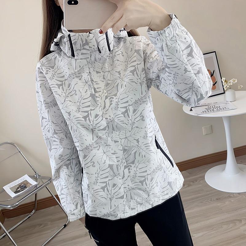 Women's Fashion Zipper Windbreaker Jacket Coat Windproof Hooded Jacket Outdoor Autumn Waterproof Coat Camping Hiking Sportswear Casual Clothing