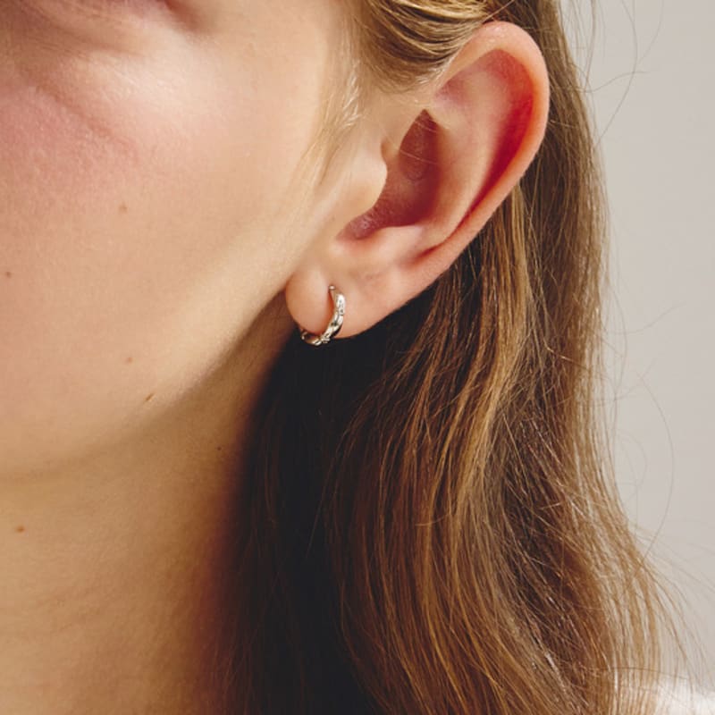 Noonoo Fingers Thin Shirr Earrings