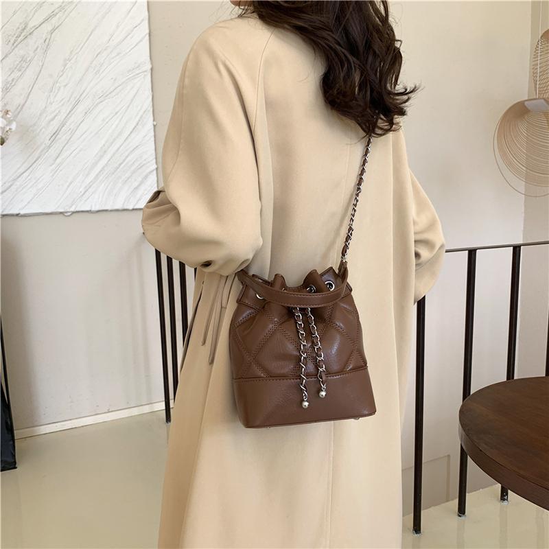 Car sewing bucket bag women's shoulder bag solid color mother bag large capacity  new fashion popular women's bag