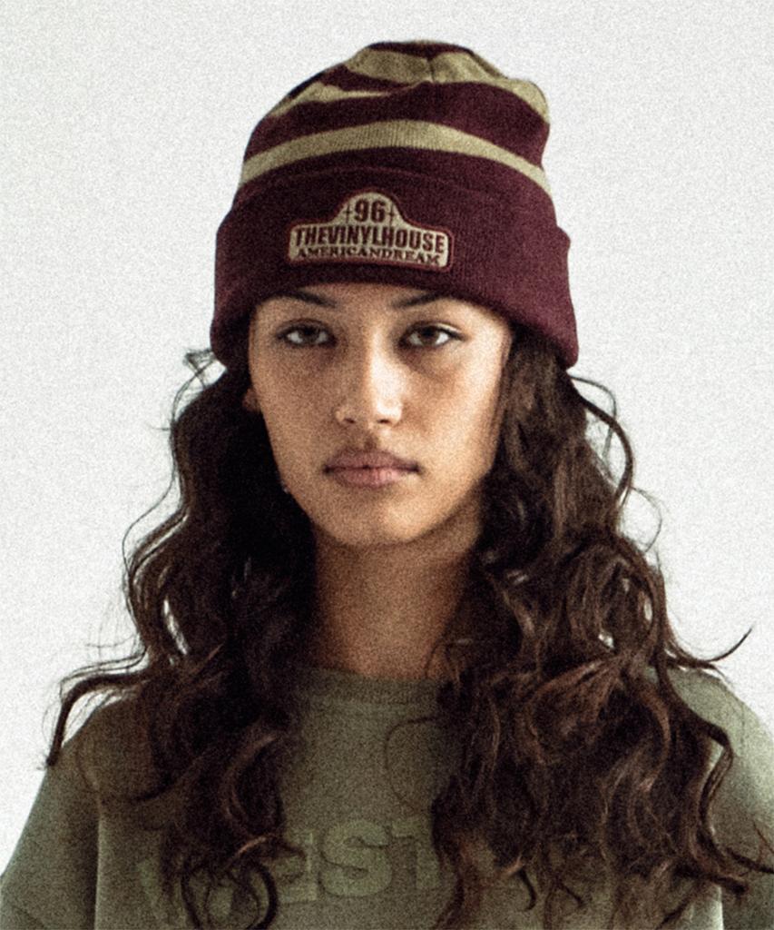 THEVINYLHOUSE Wappen Stripe Beanie Purple