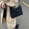 Retro Bag Women's Autumn and Winter 2025 New Versatile Casual Shoulder Messenger Bag Popular Bucket Bag This Year