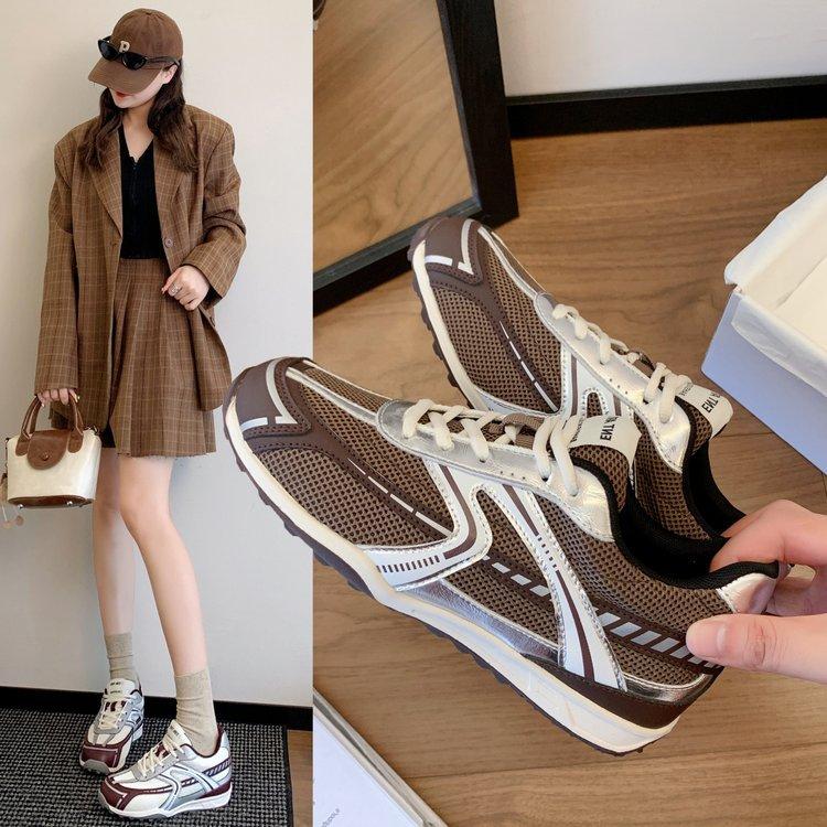 

Look good~ Leather breathable mesh inner height increase German training shoes women s 2025 autumn new models show feet small sports Forrest Gump shoe 40 коричневый
