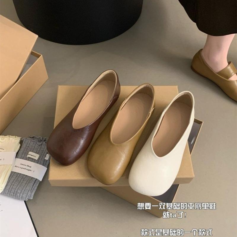 Fashion New Women's Slip on Leather Loafers Spring Autumn Fashion Ballet Shoes Ladies Casual Round Toe Cute Flats Nurse Shoes Sneakers