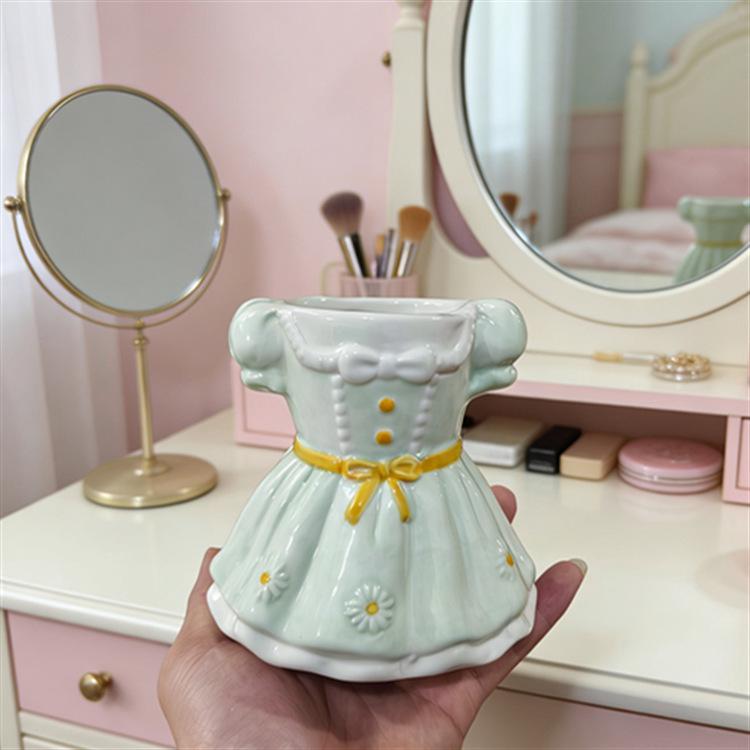 Bow Princess Dress Makeup Brush Storage Bucket Ins Style Desktop Pen Holder Girls Bedroom Office Decor Desktop Organizer