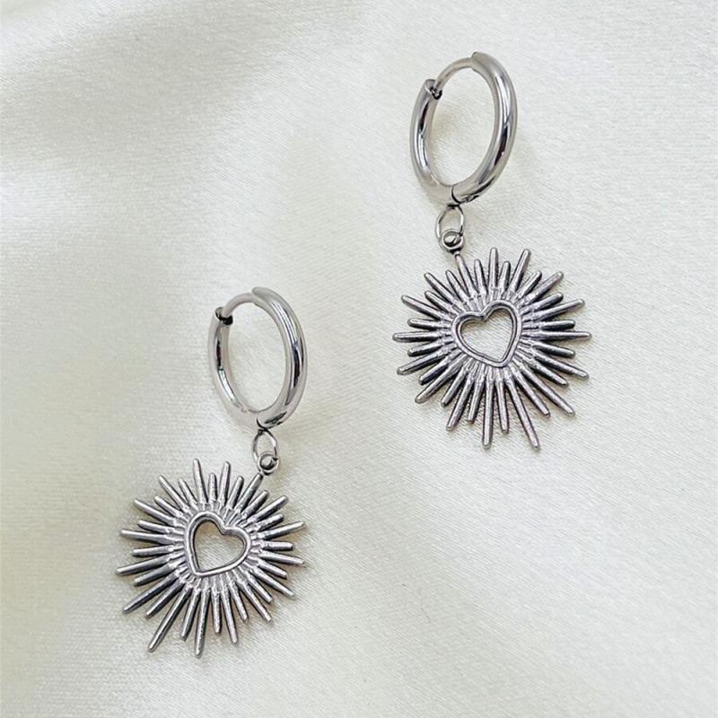 Stainless Steel Heart Shaped Sun Hoop Earrings for Women Girls Punk Irregular Thorn Peach Heart Ear Buckle Wedding Jewelry Gifts
