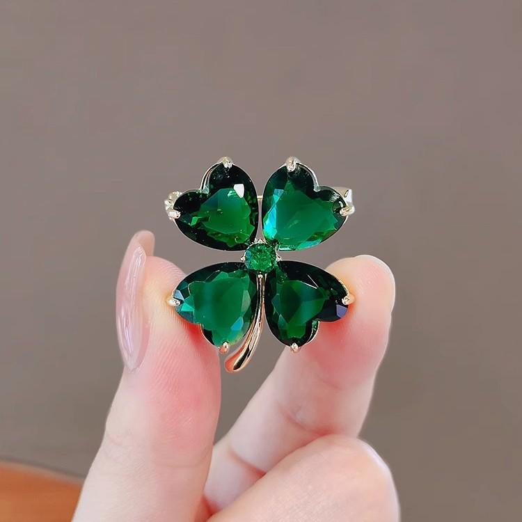 23 Green Zircon Four-Leaf Clover Brooch: Women's High-End Suit Coat Corsage Pin