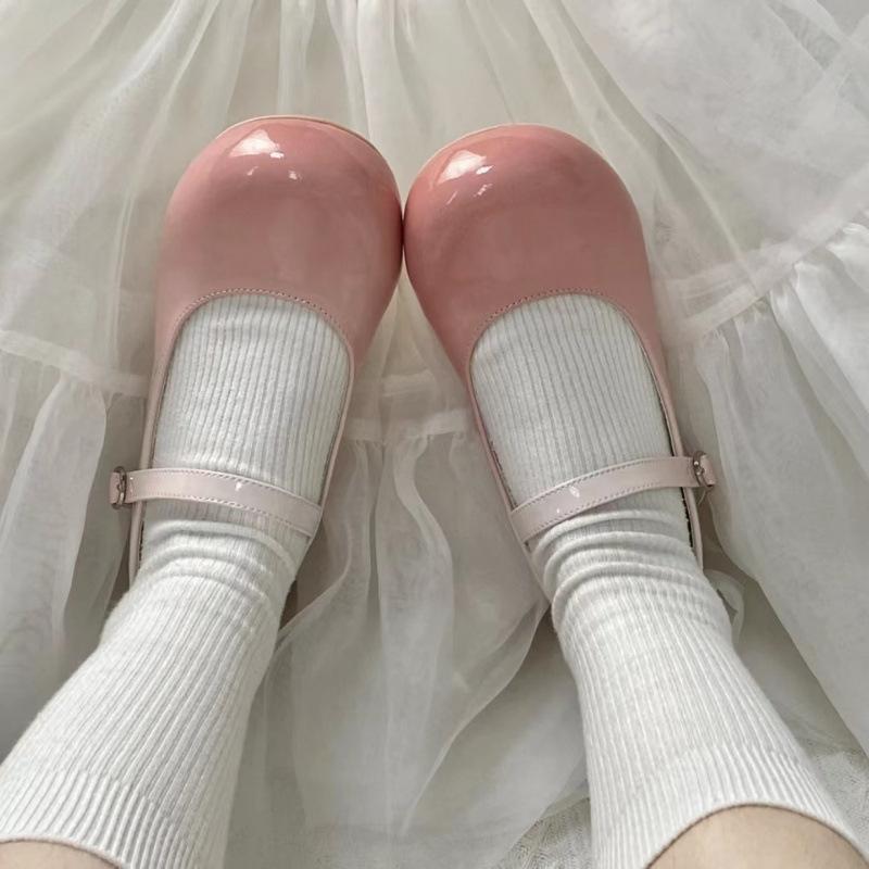 

Gradual change love single shoes women s casual retro round head princess shoes French high sense soft sister evening Mary Jane shoes standard code