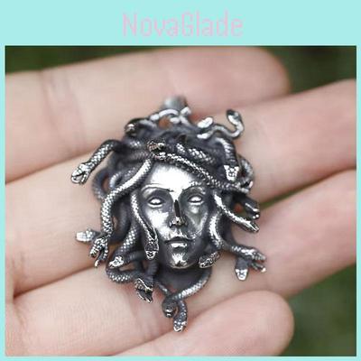 Medusa Mythology Necklace With Snake Pendant In Zinc Alloy For Gothic Fashion Enthusiasts