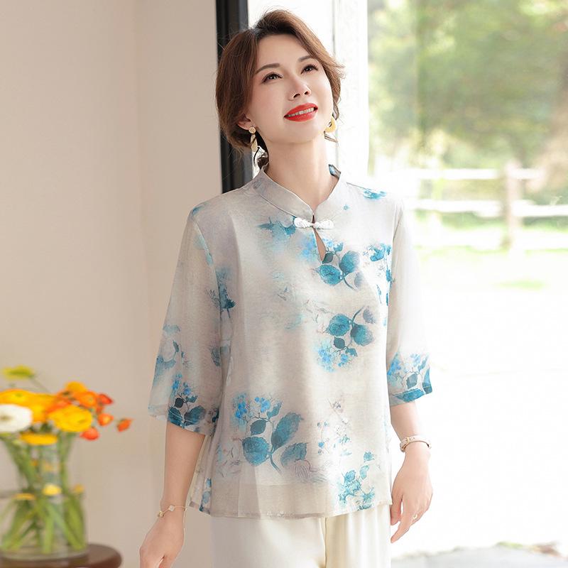 

Мамина футболка в китайском стиле с пуговицами-лягушками: Летняя мода 2025 для женщин среднего возраста, свободный и стройнящий крой 5XL синий