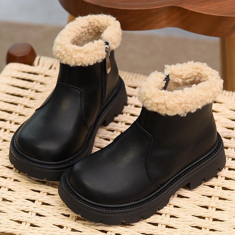 

2025 Winter Princess Leather Boots: Fleece-Lined, Soft Sole, Fashionable Short Boots for Little Girls. Size 25, Length 16.2cm