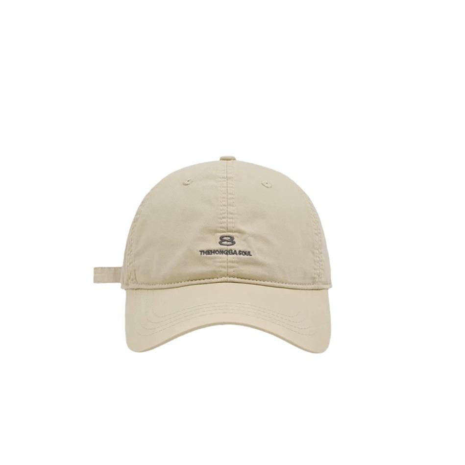 Street Minimalist Embroidered Small Letter Washed Cotton Baseball Cap To Show Off The Face of A Young Couple on A Trip. Curved Brim Baseball Cap