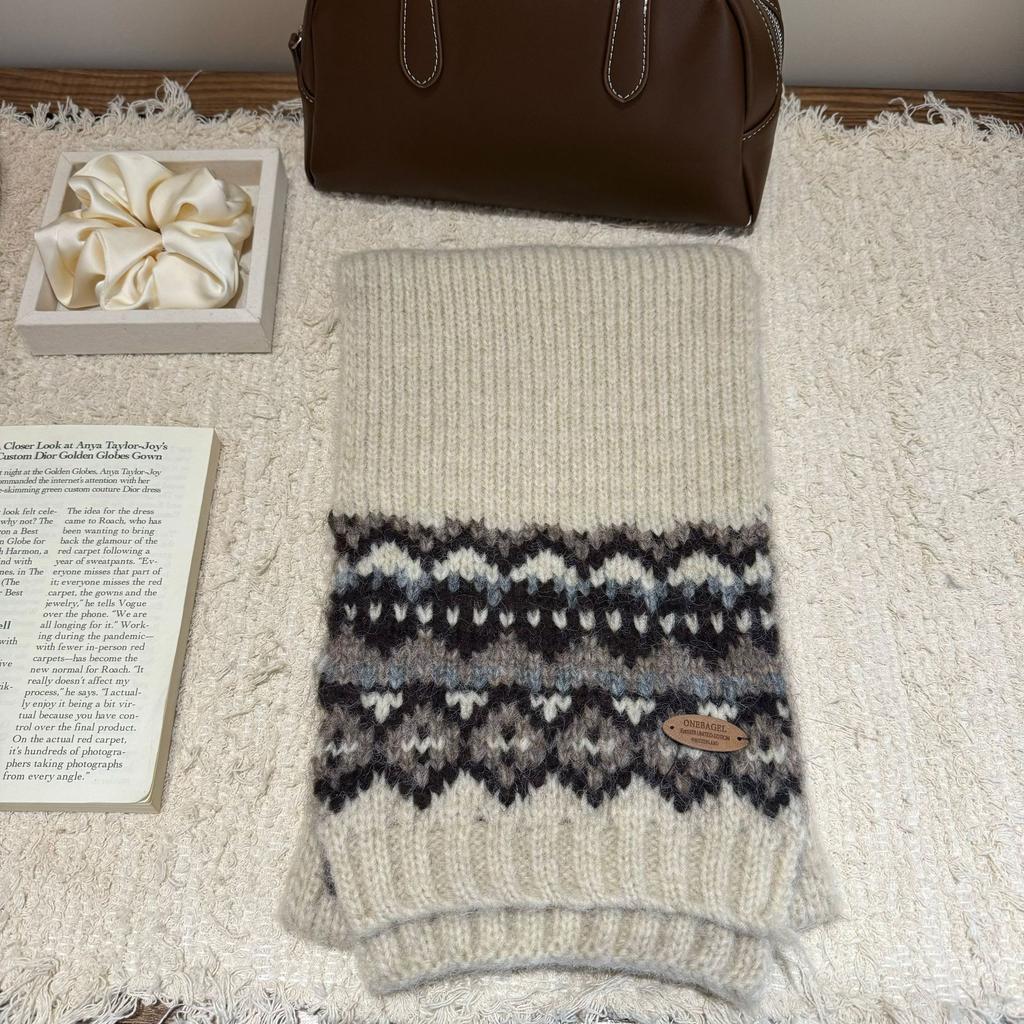 Autumn and winter wool knitted Christmas scarf red retro scarf to keep warm, autumn and winter scarf female atmosphere