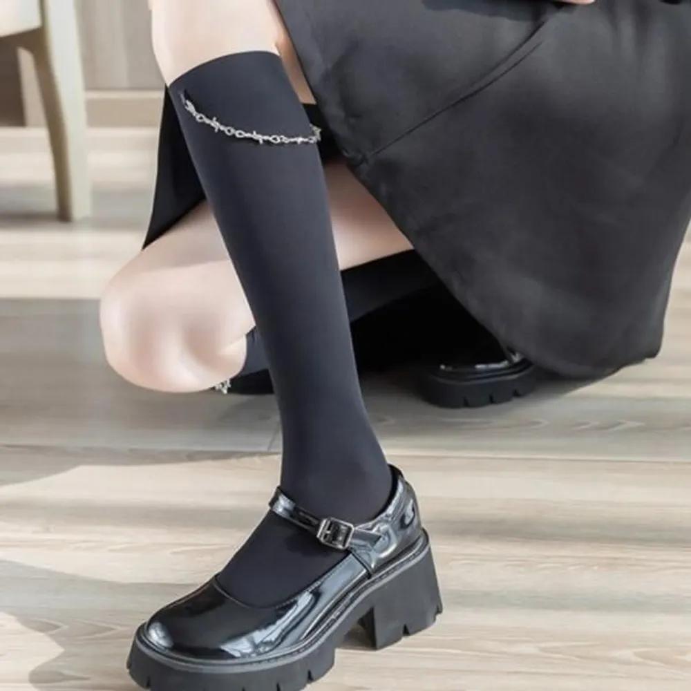 Women's Black Knee-High Fashion Socks - Chain Style