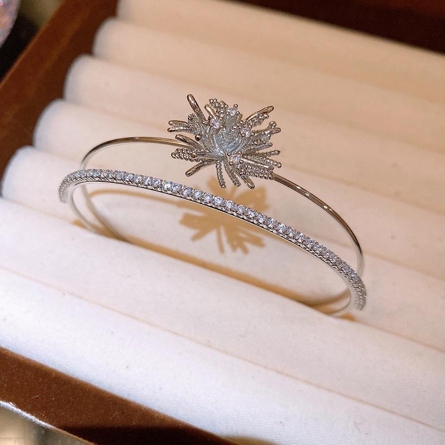 Элегантный двухуровневый браслет-фейерверк с цирконами: Изысканный высококлассный браслет для универсальных женщин