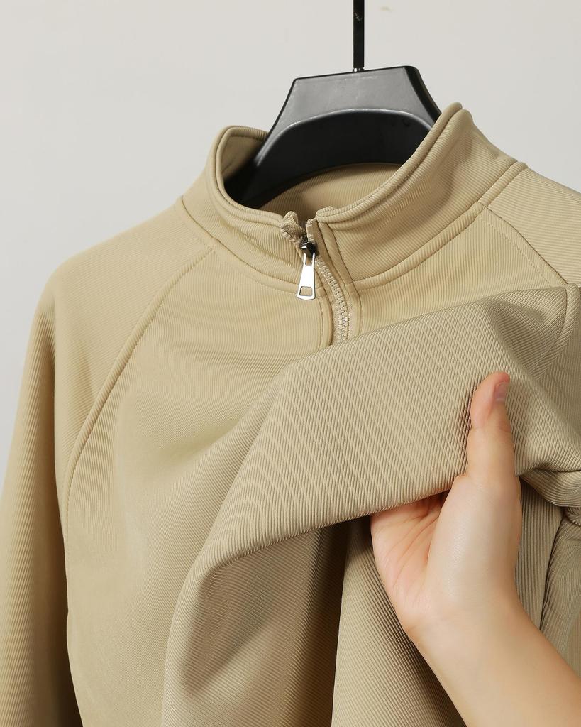 Men's White Half-Zip Sweatshirt Comfortable & Stylish Casual Pullover for Everyday Wear, Urban Streetwear Look