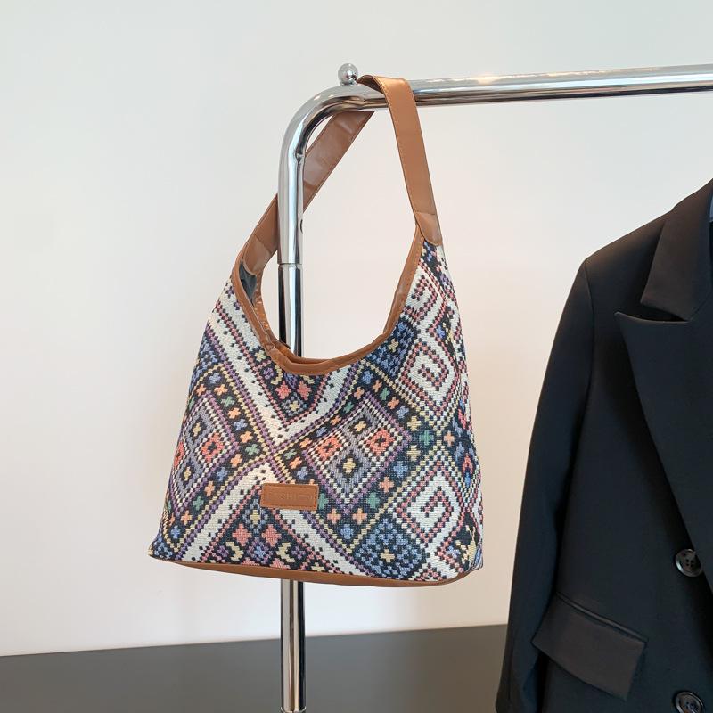 Simple and Fashionable Large Capacity Tote Bag Fashionable Student Daily Class Bag for Women's Summer New Shoulder Bag