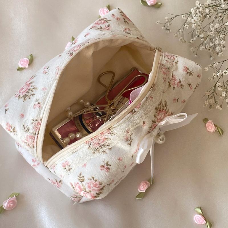 Sladká dámská krajková taštička s mašlí, velkokapacitní organizér na make-up, cestovní toaletní taška, úložná taška na zip, volánky, pouzdro na tužky