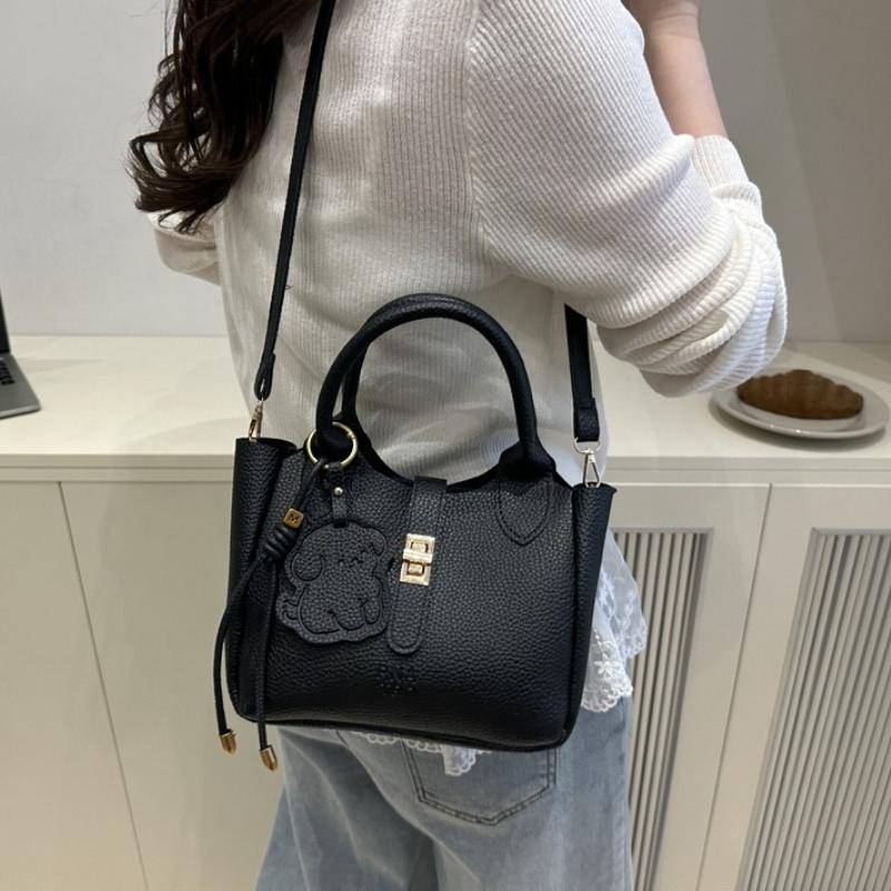 Fashionable Tote Bag Bear Pendant Detachable Strap Crossbody Bag for Daily Shopping Shoulder Purse Casual Outdoor Outings