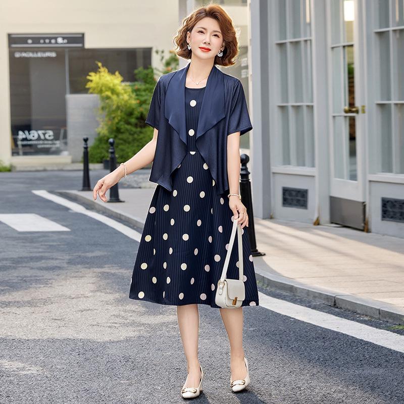 

Mom s Elegant Summer Two-Piece Dress for Middle-Aged and Elderly Women - Age-Defying Chiffon Skirt Ensemble. 3XL темно-синього кольору