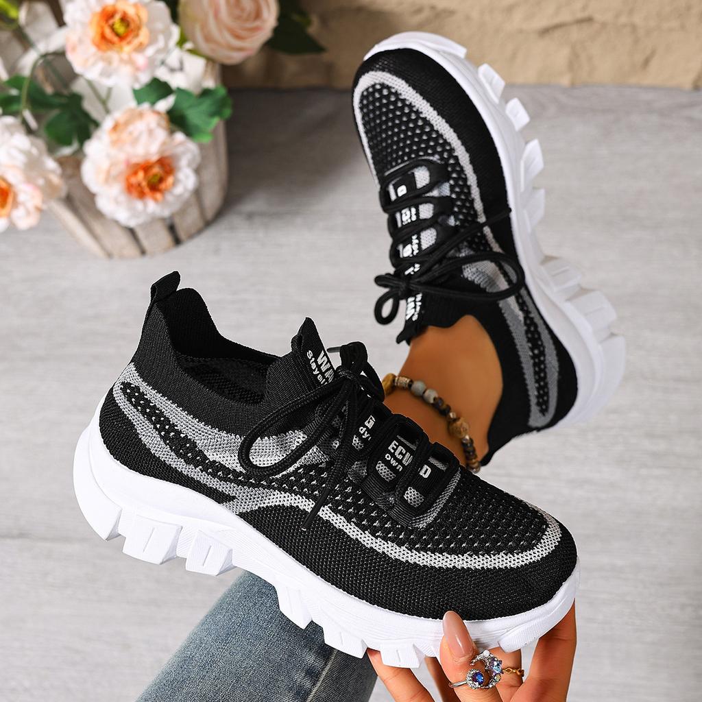 2026 New Plus Size Women's Sneakers Breathable Lightweight Shoes for Women Casual Sneakers for Women