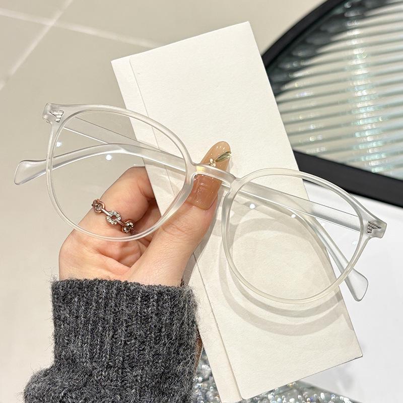 High-End Anti-Blue Light Myopia Glasses: Tea-Colored Frames for a Smaller Face Look