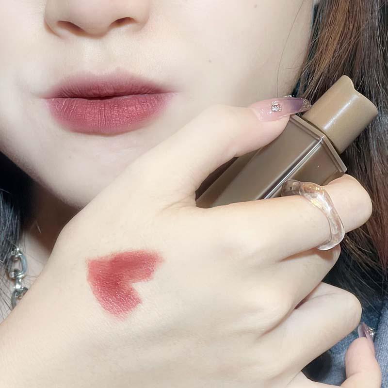 JOCO Yourmans Velvet Powder Mist Lip Glaze - Natural Whitening, Long-Lasting Native Nude Matte Lip Mud In First Apricot Full Peach.