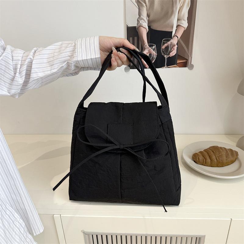 

Foreign style solid color autumn new fashion small square bag female personality leisure folds student class commuting messenger bag чёрный