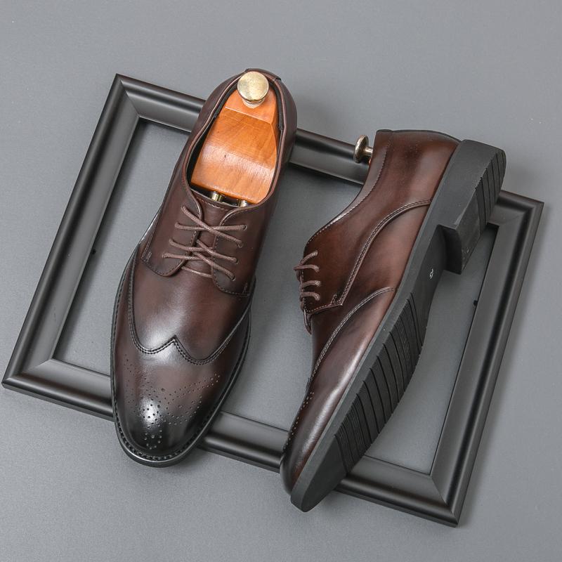 Fashion Official Website Hot Selling Men's Brogue Shoes Pointed Trendy Banquet Dress Shoes Retro Brown Men's Business Leather Shoes