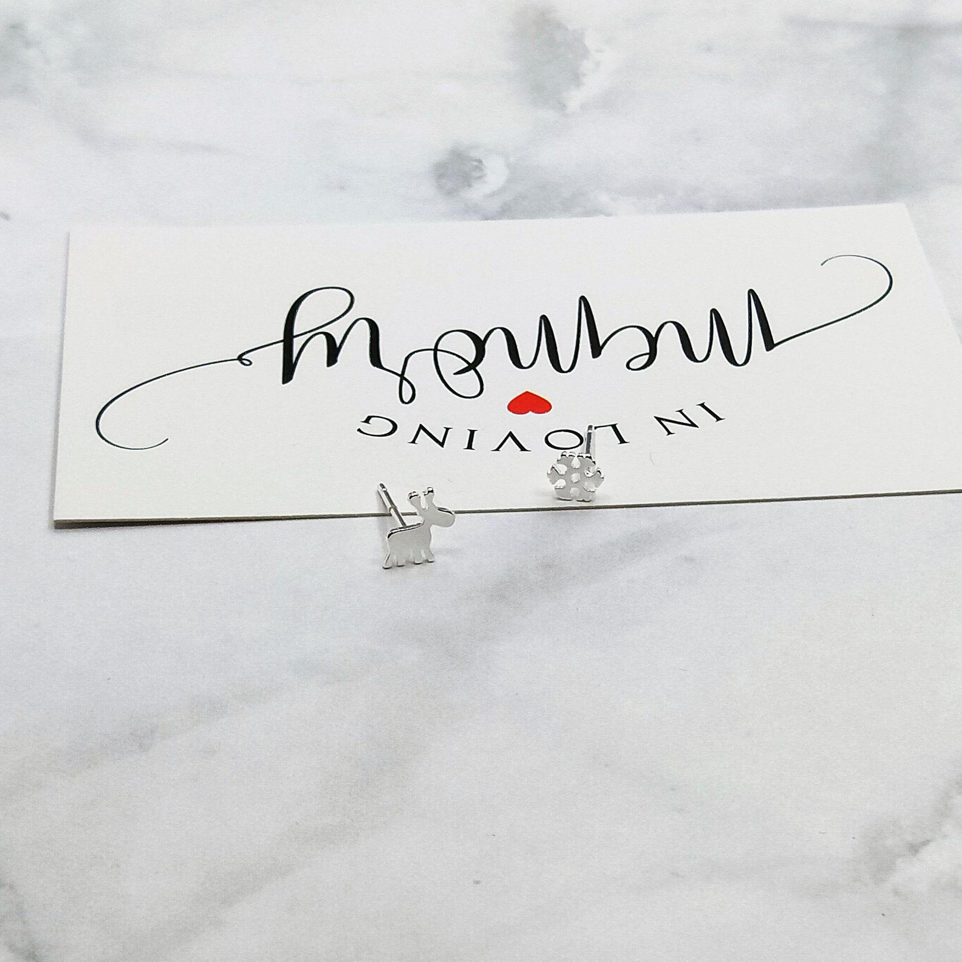 

Korean Style Snowflake Reindeer Stud Earrings for Women - Cute Mini Christmas Elk Jewelry Gift