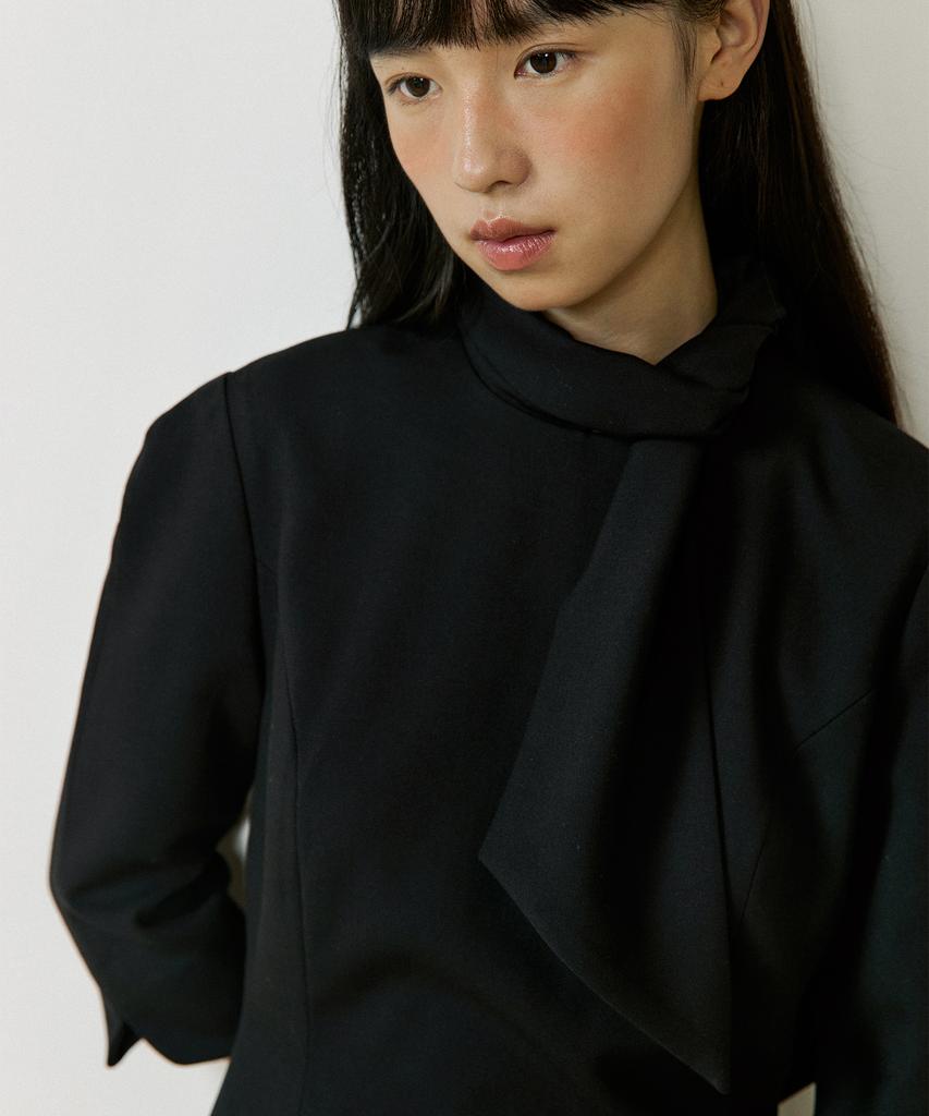 Lucirju Muffler One-Piece (Black)