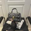 Niche Design Crossbody Bag For Women 20256 Autumn New Fashion Simple Stylish Underarm Leopard Print Vintage Single Shoulder Bag