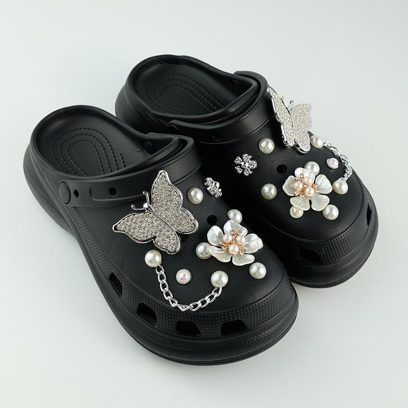 

Новые туфли с дырочками женские жемчужные стразы серебристая бабочка DIY пряжка для обуви платформа сумка на носок садовые сандалии 39-40