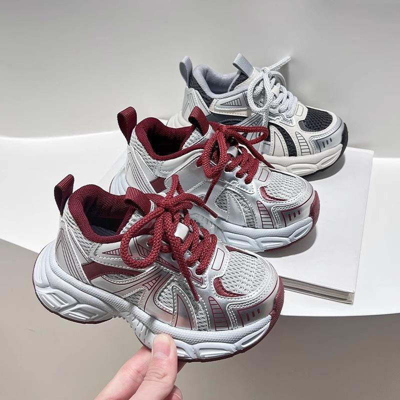 Children's dad shoes 2025 spring and autumn new Korean version of boys casual sports shoes medium and large girls soft-soled running shoes