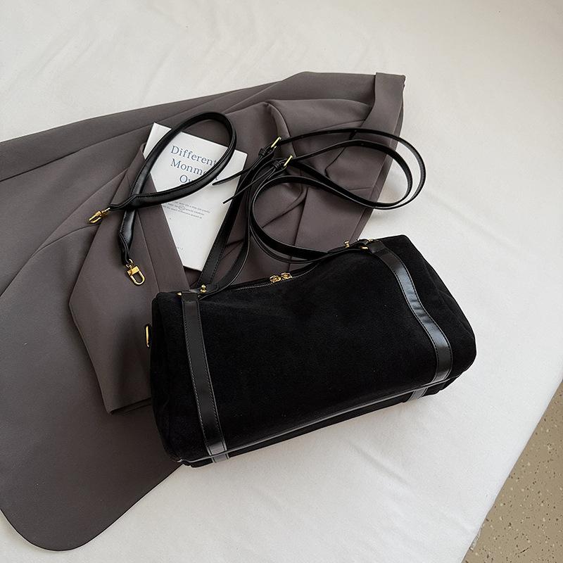 Retro Bag Women's Large-capacity New Autumn and Winter Versatile Messenger Bag Casual Texture Commuter Pillow Bag