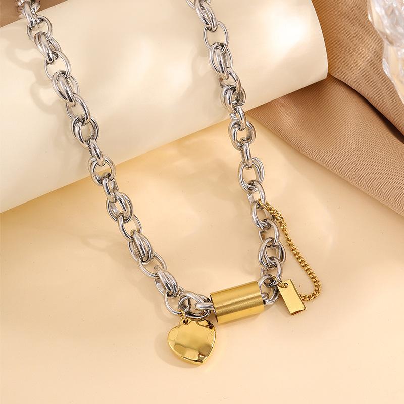 Titanium steel necklace, high-end Cuban necklace, light luxury women, fashion explosion niche titanium steel non-fading necklace
