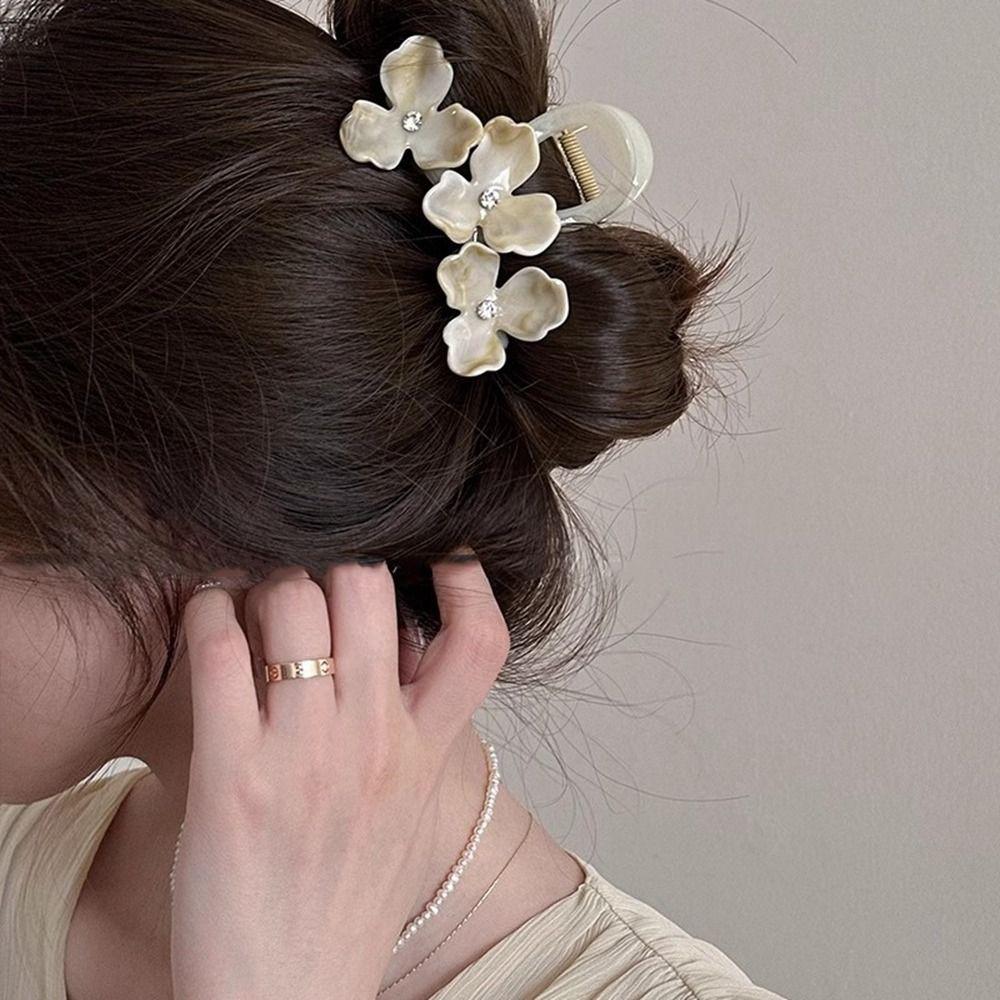 Acrylic Flower Hair Claw Cute Hairpin Rhinestone Hair Clip Fashion Female