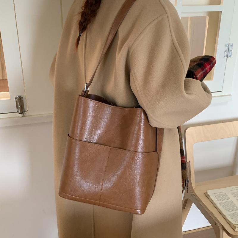 Borsa a Secchiello in PU con Tasca Frontale Grande Capacità Borsa a Spalla alla Moda