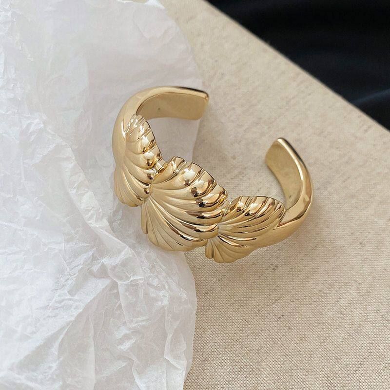 Asymmetrical Texture Ruched Cross Vachette Clasp Open-Ended Bracelet Fashion Metal Bracelet Niche Design Bracelet 3#Bracelet-Gold-Shell