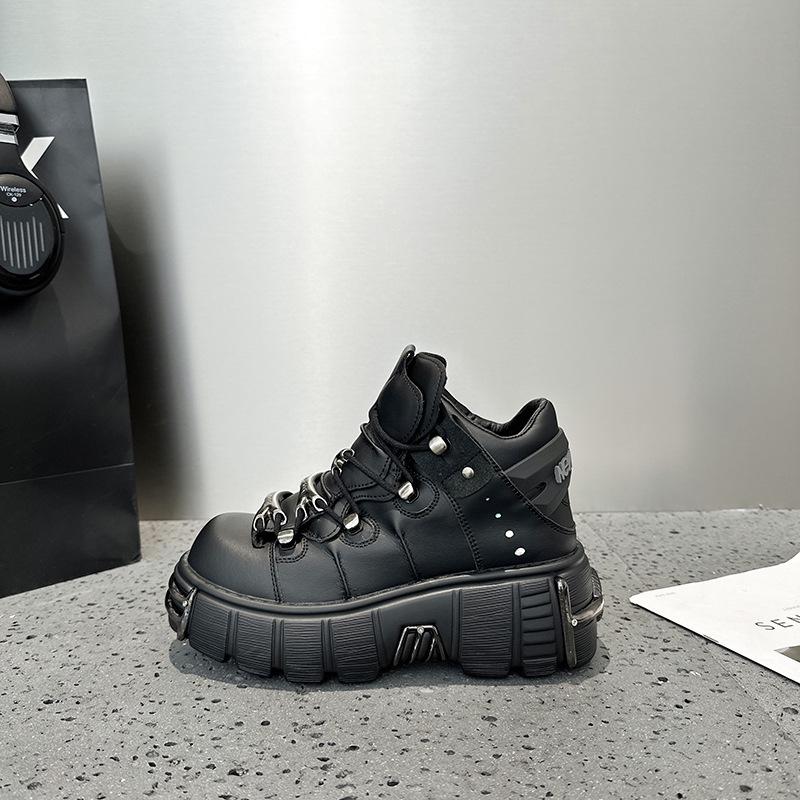 

Женские ботинки в стиле панк из кожи на толстой подошве, низкие, мотоциклетные, тяжелый металл, осень/зима 2024 40 чёрный