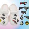 Jibbitz Waffenset mit Pistolen und Explosionen 8 Stück Zubehör Crocs Dekoration
