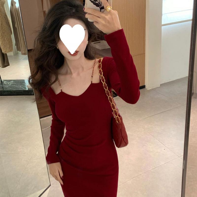 Spring and Autumn New Temperament Royal Sister Skinny Red Pure Desire Wind Buttocks Long Dress New Robe Suspender Chain S