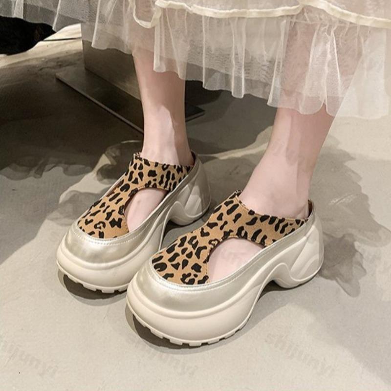Fashion Fashion Leopard Print Hollow Casual Thick Soled Half Slippers for Women 2025 Summer Comfortable Versatile Beach Chunky Draggers