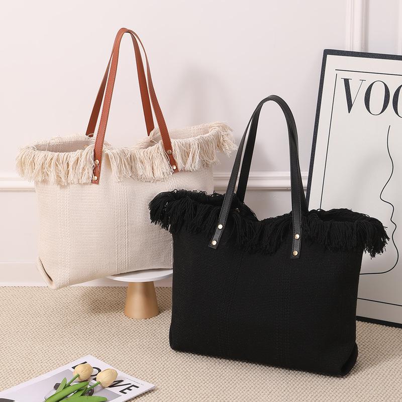 Tassel Tote Bag Large Capacity Simple Portable Shoulder Canvas Bag Student Commuter Woven Beach Bag